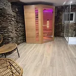 Complex Levoasi 아파트