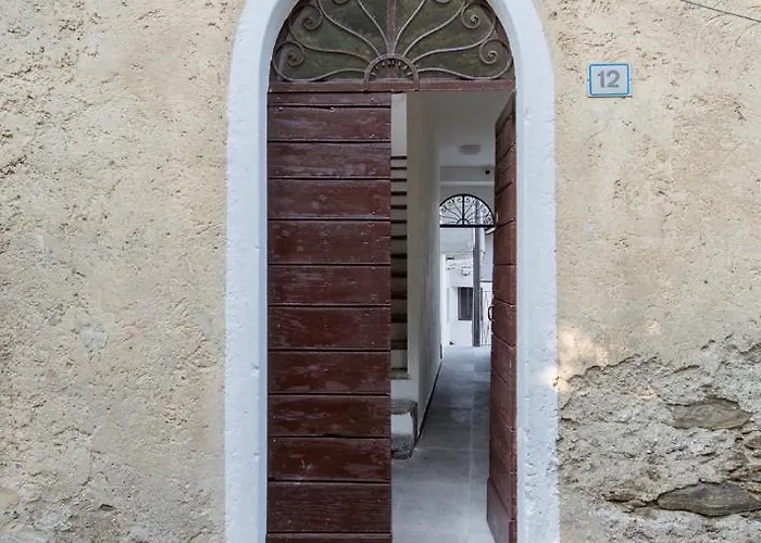 Complex Levoasi Apartment *