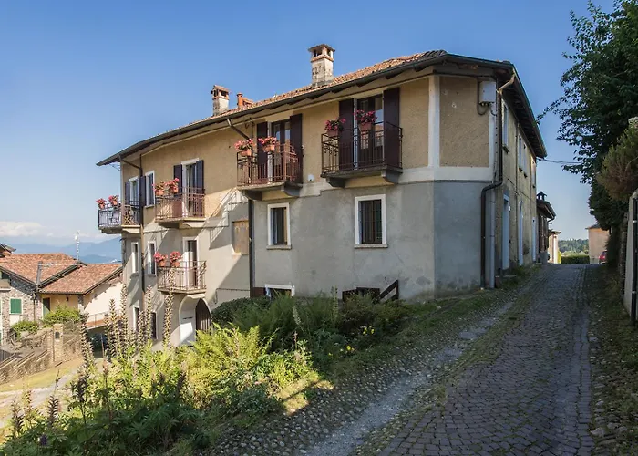 Apartment Complex Levoasi Stresa